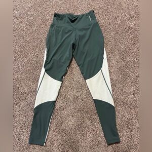 Wondery Outdoors Women’s Small Green and White Hiking Athletic Leggings